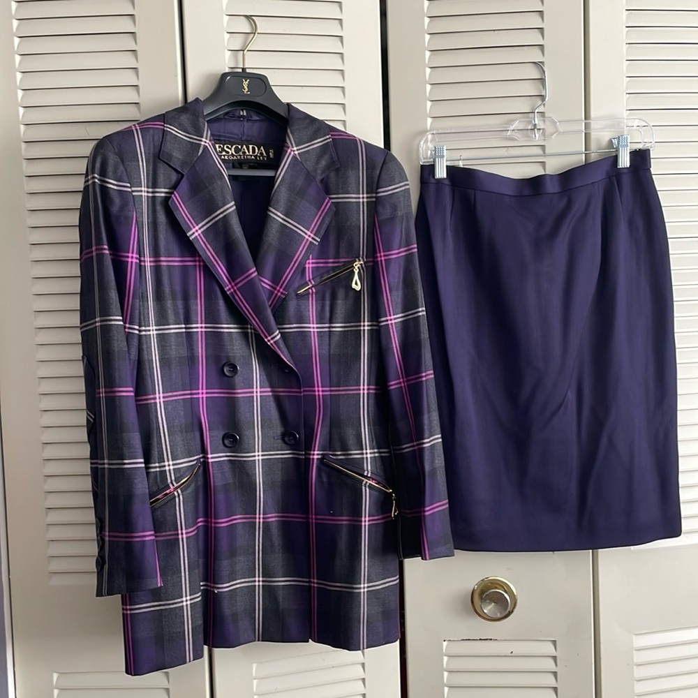 ESCADA SKIRT SUIT